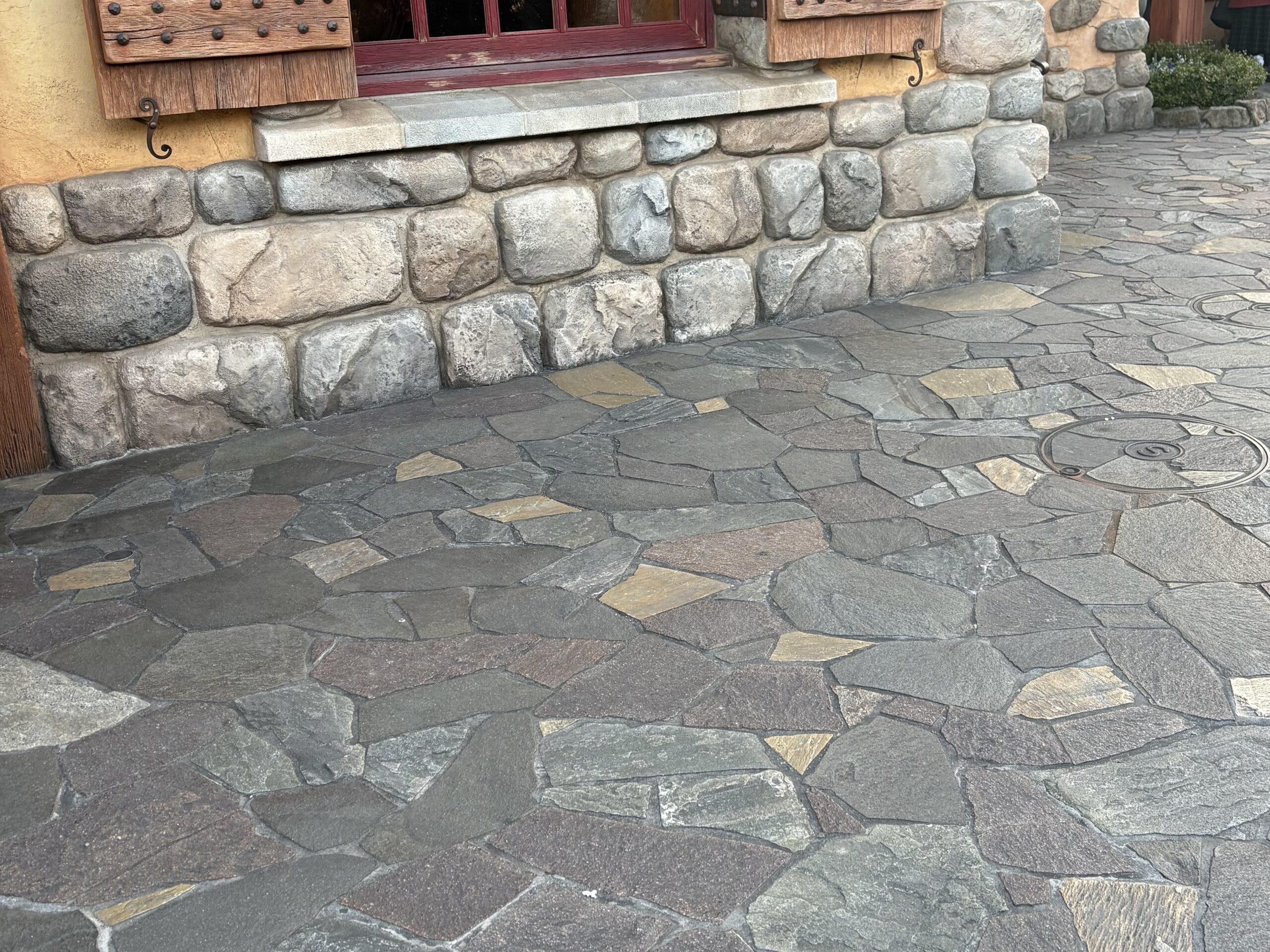 テーマパークの足元デザイン